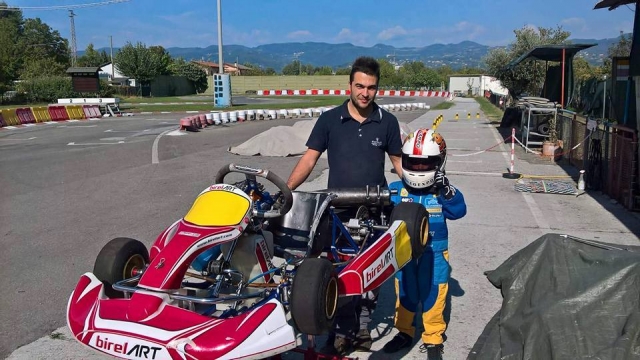  年轻人和老年人 